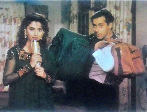 Hum Aapke Hain Koun, Vintage Bollywood Aesthetic, Arnav And Khushi, Salman Khan Photo, Bollywood Images, 90s Actors, Bollywood Funny, Retro Bollywood, 90s Bollywood