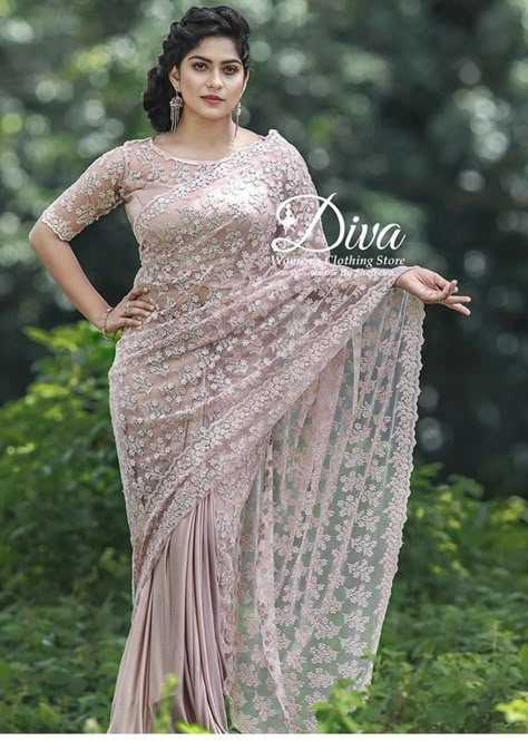 Reception Designer Saree Bridal, Lace Sarees Party Wear, Net Saree Blouse Designs Party Wear, Net Saree Look Modern, Embroidery Saree Designs Latest, Western Sarees, Elegant Cotton Dress, Net Saree Blouse Designs, Lehenga Bride