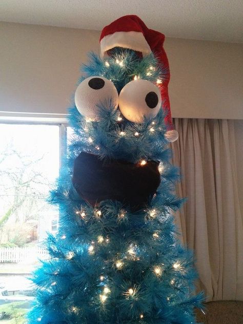 Cookie Monster Tree...these are the most Creative Christmas Trees! Christmas Tree Toppers Unique, Popsicle Stick Christmas Crafts, Creative Christmas Trees, Blue Christmas Tree, Unique Christmas Trees, Christmas Tree Ideas, Navidad Diy, Indoor Christmas Decorations, Indoor Christmas