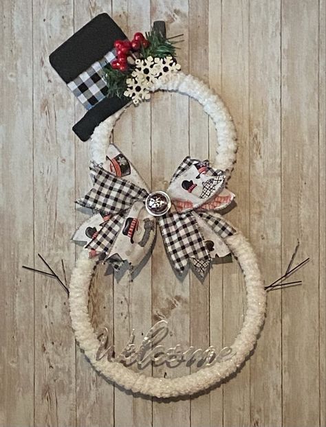 Snowman Wreath Form, Winter Diy Crafts, Dollar Store Christmas Crafts, Christmas Wreaths Diy Easy, Handmade Christmas Crafts, Christmas Crafts To Make, Snowman Wreath, Diy Christmas Decorations Easy, Dollar Tree Diy Crafts