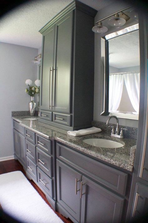 Modern Gray Shaker Style Master Vanity With Center Tower Classic - Etsy Bathroom Storage Cabinets, Bathroom Vanity Modern, Beautiful Bathroom Vanity, Master Bath Vanity, Floating Bathroom Vanities, Grey Bathroom Vanity, Custom Cabinet, Bathroom Remodel Pictures, Cabinet Bathroom