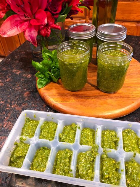 How to Freeze Pesto Freezing Pesto, Pumpkin Loaf, Pecorino Cheese, Ice Trays, How To Make Pesto, Homemade Pesto, Individual Servings, Magic Recipe, Pesto Recipe