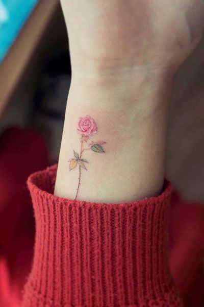 35 Gorgeous Rose Tattoo Ideas for Women - The Trend Spotter Pink Rose Tattoo, Tattoos For Women Small Meaningful, Tiny Tattoos For Women, Pink Rose Tattoos, Serpent Tattoo, Rose Tattoos For Women, Petit Tattoo, Small Rose Tattoo, Shape Tattoo