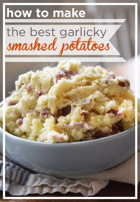 How To Make The Best Garlicky Smashed Potatoes #smashedpotatoes Boursin Mashed Potatoes, Rosemary Mashed Potatoes, Red Skin Mashed Potatoes, Perfect Potatoes, Mashed Red Potatoes, Nye Dinner, Potatoes Recipes, Nice Food, Thanksgiving Break