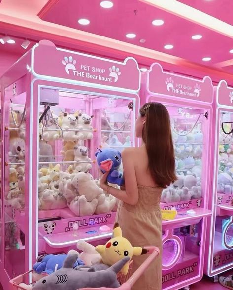 Claw Machine Hacks, Claw Game, Machine Logo, Crane Game, Crane Machine, Pink Games, 28th Birthday, Claw Machine, Cute Friend Photos