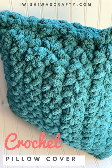 Chenille Yarn Projects Crochet, Chenille Yarn Crafts, Crocheted Pillows, Cozy Cushions, Sellable Crafts, Crochet Pillow Patterns Free, Crochet Pillow Cases, Crazy Crochet, Finger Crochet