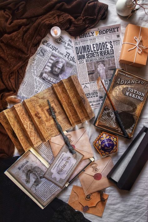 Handmade Harry Potter Merchandise Harry Potter Divination Aesthetic, Harry Potter Book Wallpaper, Harry Potter Decor Aesthetic, Harry Potter Aethstetic, Harry Potter Flatlay, Harry Potter Fan Aesthetic, Harry Potter Magic Aesthetic, Harry Potter Asthetics Photos, Fall Harry Potter Aesthetic