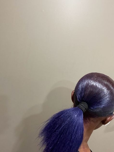 purple hair Purple Hair Black Women, Purple Natural Hair, Blue And Purple Hair, Blue Purple Hair, Pastel Purple Hair, Nice Hairstyles, Hair Rainbow, Short Locs, Dyed Hair Purple