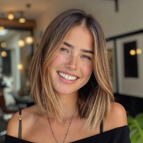 Brown Bob Caramel Highlights, Lob Haircut And Color, Medium Brown Hair Partial Highlights, Short Partial Balayage, Straight Hair No Styling, Lob Haircut With Balayage, Lob Haircut Straight Thick Hair, Brunette Blonde Streaks, Caramel Long Bob