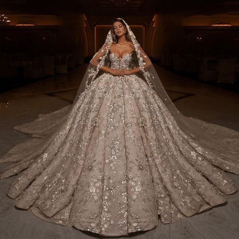 Royal Princess Wedding Dresses 3D Floral Appliques Sweetheart Puffy Bridal Gowns 2021 Beaded vestidos de la celebridad Diamond Wedding Dress, Albina Dyla, Womens Wedding Dresses, Wedding Dress Pictures, Wedding Dresses Beaded, فستان سهرة, Beaded Wedding, Luxury Wedding Dress, A Wedding Dress