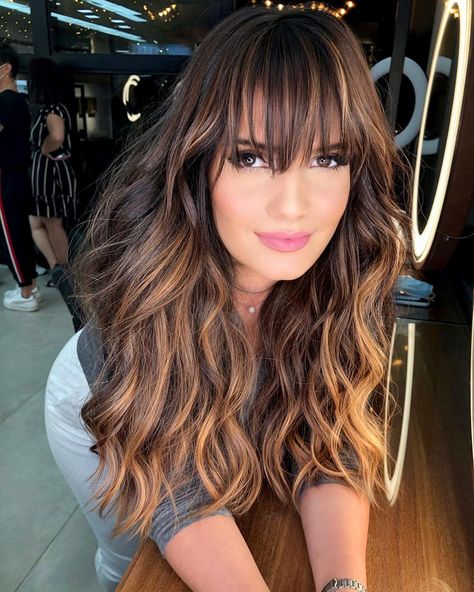 Hair Cut For Girls, Summer Hair Ideas, Layered Ends, Brown Hair Bangs, Brunette Hair Color With Highlights, Brunette Bangs, Messy Wavy Hair, V Shape Hair, Change Hair