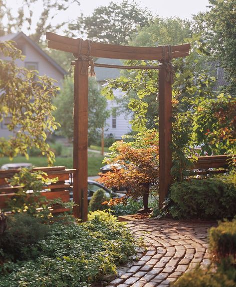 Japanese Gardens Design Ideas, Courtyard Patio, Japanese Garden Decor, Japanese Garden Landscape, Arbors Trellis, Garden Pond Design, Jardim Diy, Side Yards, Asian Garden