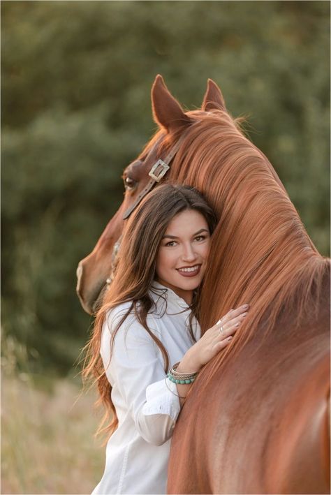 Equine Beach Photography, With Horse Photography, Cowboy And Horse Photography, Posing With A Horse, Poses On Horse, Senior Portrait With Horse, Poses With Horses Photography, Horse Photoshoot Ideas English, Horse And Me Photoshoot