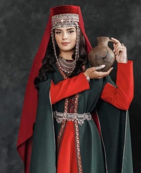 Armenian Clothing, Armenian Wedding, Armenian Culture, Iranian Beauty, Moroccan Clothing, Traditional Attires, Folk Dresses, Traditional Clothes, Turkish Beauty