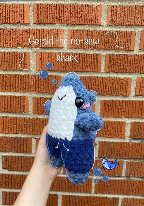 Gerald the Shark: No Sew Tutorial Crochet Shark Beanie Free Pattern, Easy Dog Crochet Patterns Free, Crocheted Shark Pattern, Crochet Shark, Unique Tools, Easy Crochet Animals, Crochet Mignon, Confection Au Crochet, Beginner Crochet Tutorial