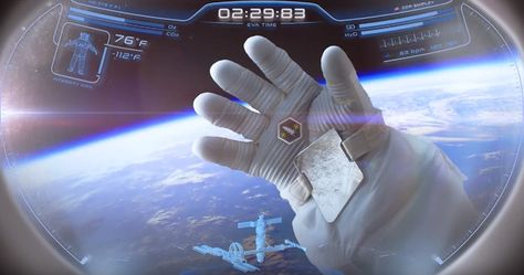 Next-Gen Spacesuit Helmet Has an "Iron Man" Heads Up Display Sci Fi Room, Heads Up Display, Space Helmet, Ar Game, Astronaut Helmet, Vital Signs, Head Up Display, Space Suit, Work Inspiration