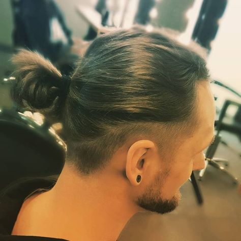 Low Undercut, Mens Long Hair Undercut, Long Long Hair, Long Hair Fade, Man Bun Haircut, Guy Haircuts, Male Haircuts Curly, Undercut Hairstyles Women, Mohawk Hairstyles Men