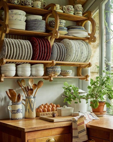 Cutter Brooks and Co. (@cutterbrooksshop) | Instagram Plate Racks In Kitchen, Kitchen Corners, Spanish Pottery, Sink Decor, Cottage Kitchens, Kitchen Corner, Plate Racks, Cozy Kitchen, Kitchen Redo