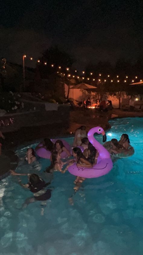 Teenage Pool Party Aesthetic, 18th Pool Party Ideas, Late Night Pool Party, Late Party Aesthetic, Astetic Birthday Party, Aesthetic Pool Party Ideas, Pool Party Asthetics, Pool Party Preppy, Indoor Swimming Pool Aesthetic