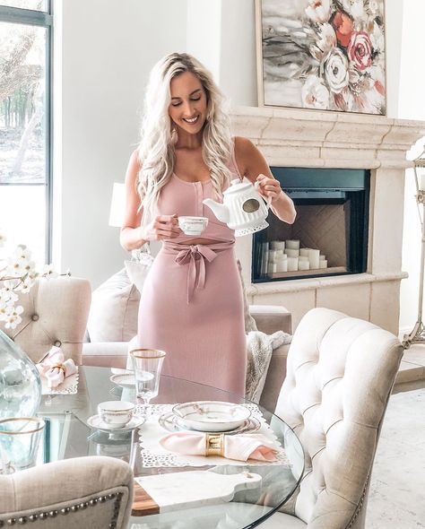 BRITTNEY 💗 Lifestyle Blogger’s Instagram post: “Hoppy Easter weekend every bunny! 🐰 🐣 🌷 how are you spending Easter this year since we’re all staying home? I’ve set the table with my…” Brittney Blane, Set The Table, Easter Weekend, Hoppy Easter, First Girl, The Table, Lifestyle Blogger, Daily Outfits, Graduation Dress