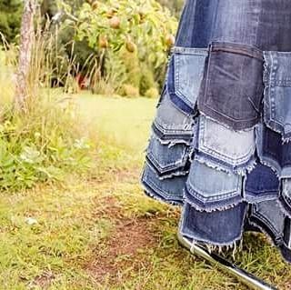 0 Likes, 0 Comments - Riina Rookäär (@riinacraft) on Instagram Diy Denim Skirt, Diy Maxi Skirt, Skirt Patchwork, Recycled Outfits, Long A Line Skirt, Long Jean Skirt, Diy Jeans, Moda Denim, Mode Hippie