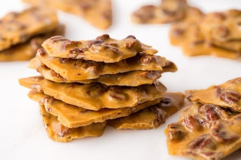 15-Minute Microwave Pecan Brittle https://thecafesucrefarine.com/15-minute-microwave-pecan-brittle/ Pecan Brittle Recipe, Pecan Candy, Pecan Brittle, Brittle Recipes, Nice Recipes, Nut Recipes, Peanut Brittle, Homemade Caramel, Vegetarian Cooking