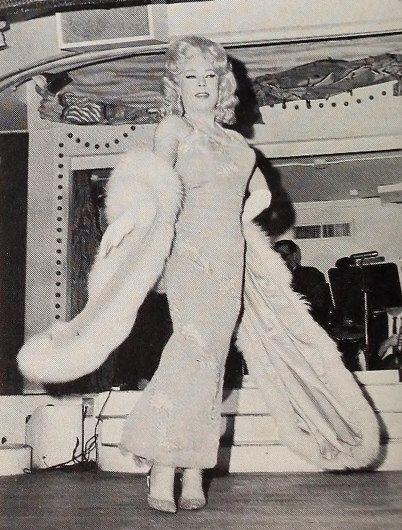 fmi72 No Business Like Show Business, Blonde Actress, Marilyn Monroe Costume, Gentlemen Prefer Blondes, Marilyn Monroe Photos, Hollywood Icons, Rehearsal Dress, Norma Jean, Norma Jeane