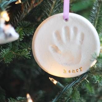 Baking Soda Clay Handprint, Clay For Handprints, Baking Soda Handprint, Baking Soda Handprint Ornaments, Baking Soda Clay Ornaments, Baking Soda Clay Recipe, Baking Soda Ornaments Recipe, Handprint Clay Ornaments, Handprint Ornaments Diy