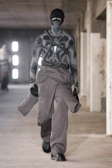 Convertible Clothing, Heliot Emil, Fall 2023 Ready To Wear, 2023 Ready To Wear Collection, Hood By Air, 2023 Ready To Wear, Futuristic Fashion, Winter 2023, Fall 2023