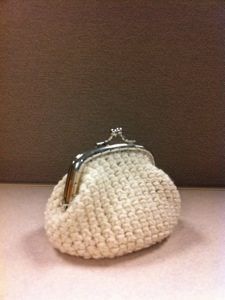 Crochet Change Purse, Coin Purse Crochet Pattern, Purse Patterns Free, Crocheted Purse, Coin Purse Pattern, Crochet Wallet, Crochet Coin Purse, Crochet Shell Stitch, Frame Purse