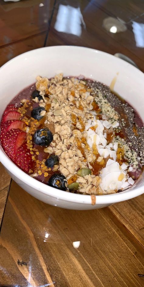 Start your day with a burst of flavor and nutrition with this acai bowl recipe that promises breakfast bliss. Packed with antioxidants and topped with your favorite fruits, nuts, and seeds, this vibrant bowl is not only delicious but also a powerhouse of health benefits. Perfect for those busy mornings or a leisurely weekend treat, this acai bowl is easy to make and customizable to suit your taste. Enjoy a refreshing and energizing start to your day with this delightful breakfast option. Stottie Cake, Acai Bowl Recipe, Delicious Food Image, Acai Bowls Recipe, Recipe For Breakfast, Tumblr Food, Nuts And Seeds, Bowl Recipe, Snap Food