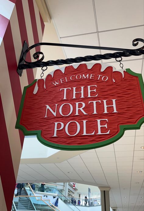 North Pole Themed Christmas Decorations, Nostalgia Christmas Aesthetic, Christmas Mall Aesthetic, North Pole Aesthetic, Santa Claus Aesthetic, Christmas Shopping Aesthetic, Santa Aesthetic, Santa Grotto, Aesthetic Mall