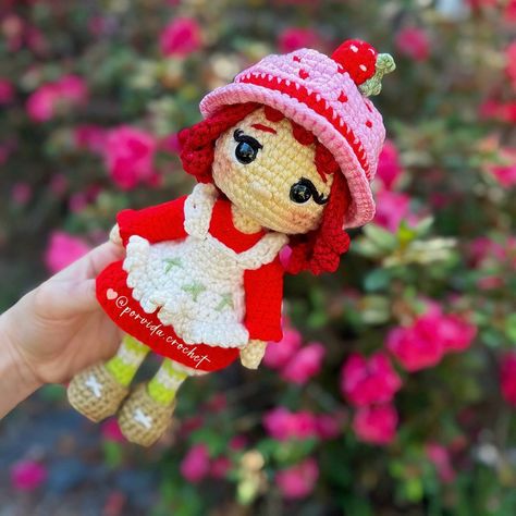 Strawberry Shortcake Amigurumi 🍓🩷 DM to order yours 💌 Shipping to all U.S. - - - #crochet #rositafresita #strawberryshortcake #strawberryshortcakedoll #yarnlove #strawberry #explore #handmade #giftidea #crochetersofinstagram #amigurumi #amigurumis #pinterest Crochet Strawberry Shortcake, Strawberry Shortcake Doll, Strawberry Shortcake, Amigurumi, Yarn, Crochet, Quick Saves