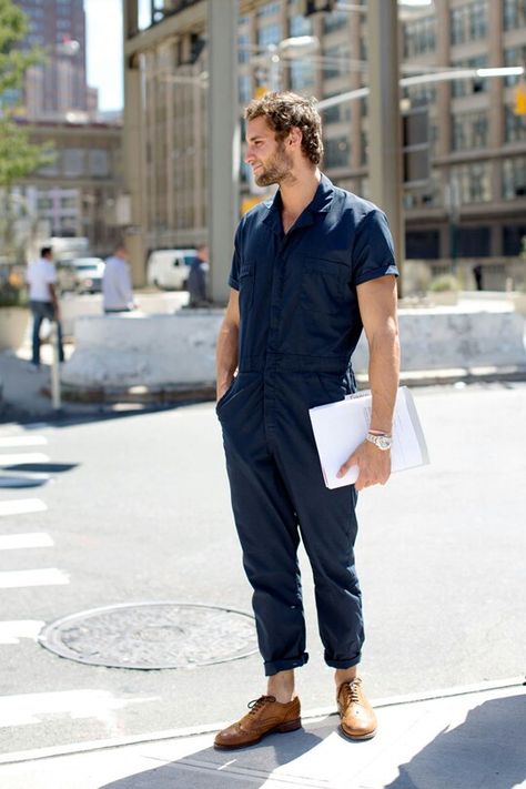 W Men's Overalls, Urban Street Fashion, Male Outfits, The Sartorialist, Jumpsuit Men, Boiler Suit, High Street Fashion, Cooler Look, Mens Wear