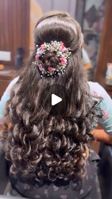 Open Hairstyles For Lehenga, Engagement Hairstyles For Bride, Hairstyles For Reception Indian, Cute Open Hair Hairstyles, Hairstyle For Reception, Hairstyles Reception, Reception Hairstyles Indian, South Indian Hairstyles, Hair Styles Indian