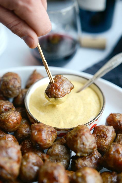 Chardonnay Italian Sausage Bites with Spicy Mustard Dip - Simply Scratch Italian Sausage Bites, Sausage Bites, Sausage Appetizers, Mustard Dip, Spicy Mustard, Italian Appetizers, Appetizer Bites, Think Food, Finger Food Appetizers