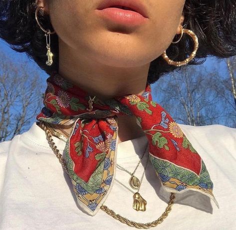 Lucet, Estilo Hippie, Stil Inspiration, Vintage Scarf, Mode Inspo, Look Vintage, 가을 패션, Jewelry Inspo, Mode Vintage