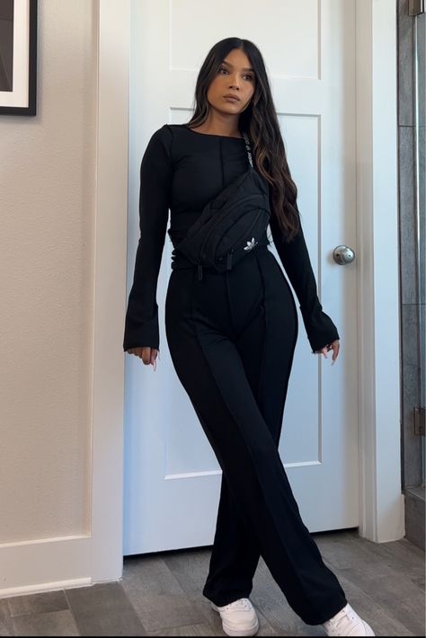 Black Women Office Fashion, Modest Outfits Black, Casual Jumpsuit Outfit, Long Sleeve Tee Outfit, Wfh Outfits, Oufits Casual, Winter Fashion Outfits Casual, Fresh Outfits, Causal Outfits