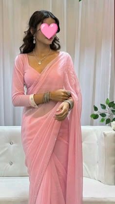 Pink Saree Aesthetic, Saree For Farewell, Fashionista Aesthetic, Farewell Sarees, Indian Dress Up, Sarees For Girls, Trendy Outfits Indian, Simple Saree Designs, Indian Sari Dress