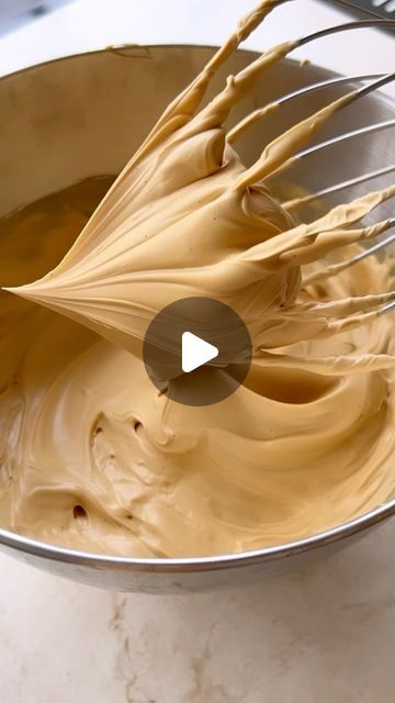 Maple Ganache Recipe, Caramel Cremeux Recipe, Hazelnut Ganache Recipe, Whipped Caramel Ganache, Cream Caramel Recipe, Caramel Ganache Recipe, Caramel Cake Decoration, Whipped Caramel, Caramel Whipped Cream