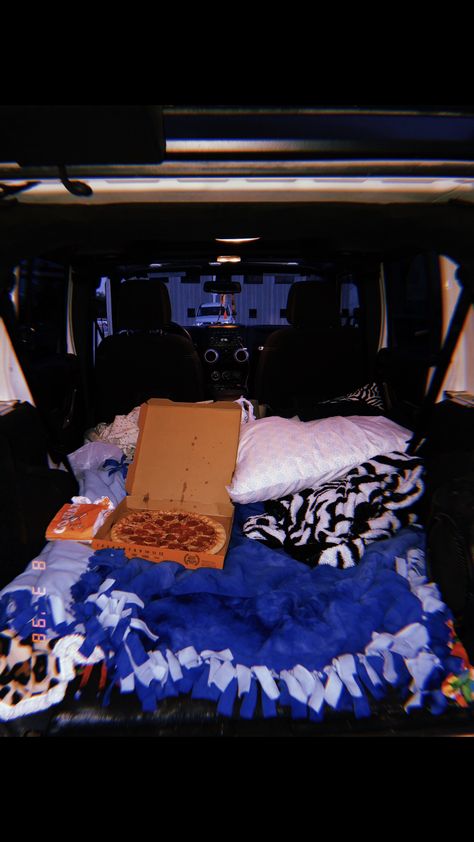 #jeep #summer #drivein #movies #pizza #vibes #chill #summertime #jeeplife #jeepwrangler #jeepgirl Pizza Vibes, Jeep Summer, Jeep Lover, Jeep Girl, Jeep Life, Jeep Wrangler, Jeep, Pizza, Pizzas