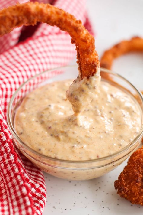 Super easy recipe for a zesty Onion Ring Sauce. Better than Burker king or Red robin, this spicy homemade version even beats the Outback. Alabama Firecrackers, Onion Ring Sauce, Gluten Free Baked Chicken, Sweet Potato Home Fries, Snacks Sweet, Cracker Recipe, Dipping Sauces For Chicken, Baked Chicken Fajitas, Spicy Dipping Sauce