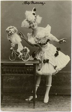 victorian circus performers costumes Cirque Vintage, Old Circus, Circus Sideshow, Dark Circus, Funny Postcards, Vintage Poodle, Circus Performers, Night Circus, Circus Costume