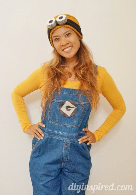 Last Minute Adult Minion Costume {DIY Halloween Costume} Adult Minion Costume, Diy Minion Costume, Adult Costumes Diy, Costumes Faciles, Last Minute Kostüm, Minion Costume, Best Diy Halloween Costumes, Diy Minions, Minion Halloween