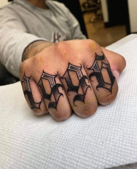 Menace Tattoos Men, Finger Tattoos For Men Letters, Finger Letter Tattoos, Men Finger Tattoos, Tatuaje Trash Polka, Herren Hand Tattoos, Letter Reference, Chicanas Tattoo, Finger Tats