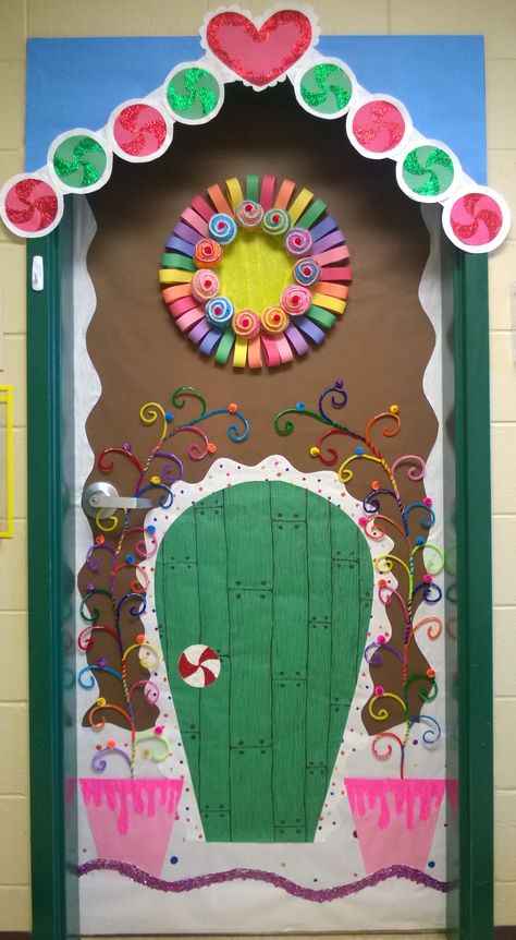 Gingerbread house door Gingerbread House Door, Christmas Classroom Decor, Decoration Classroom, Door Decorations Classroom Christmas, Classroom Decor Ideas, Holiday Door Decorations, Christmas Door Decorating Contest, Christmas Classroom Door, Door House