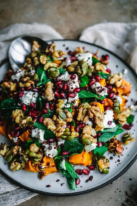 Walnuts For Salad, Roasted Pumpkin Salad, Roast Pumpkin Salad, Pumpkin Salad, Warm Salad, Roasted Pumpkin, Vegetarian Salads, Goat Cheese Salad, Roast Pumpkin