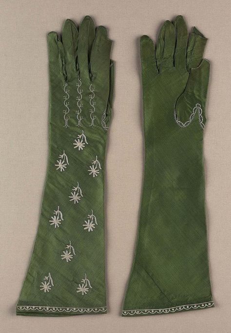 Regency Gloves, Victorian Gloves, Prom 2015, Museum Of Fine Arts Boston, Century Dress, Regency Fashion, Vintage Gloves, Century Clothing, Costume Collection