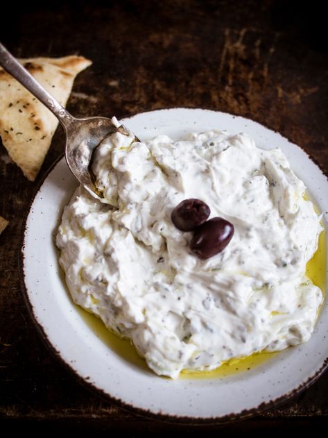 Cacik Recipe, Recipe Tzatziki, Recipe Using Plain Yogurt, Turkish Sweets, Persian Cuisine, Eastern Cuisine, Wellness Recipes, Middle Eastern Recipes, Turkish Recipes