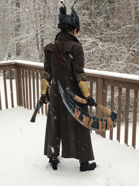 Bloodborne Cosplay Bloodborne Outfits, Bloodborne Cosplay, Bloodborne Art, Old Blood, Demon Souls, Dark Souls 3, Video Game Cosplay, Detective Story, Costume Diy